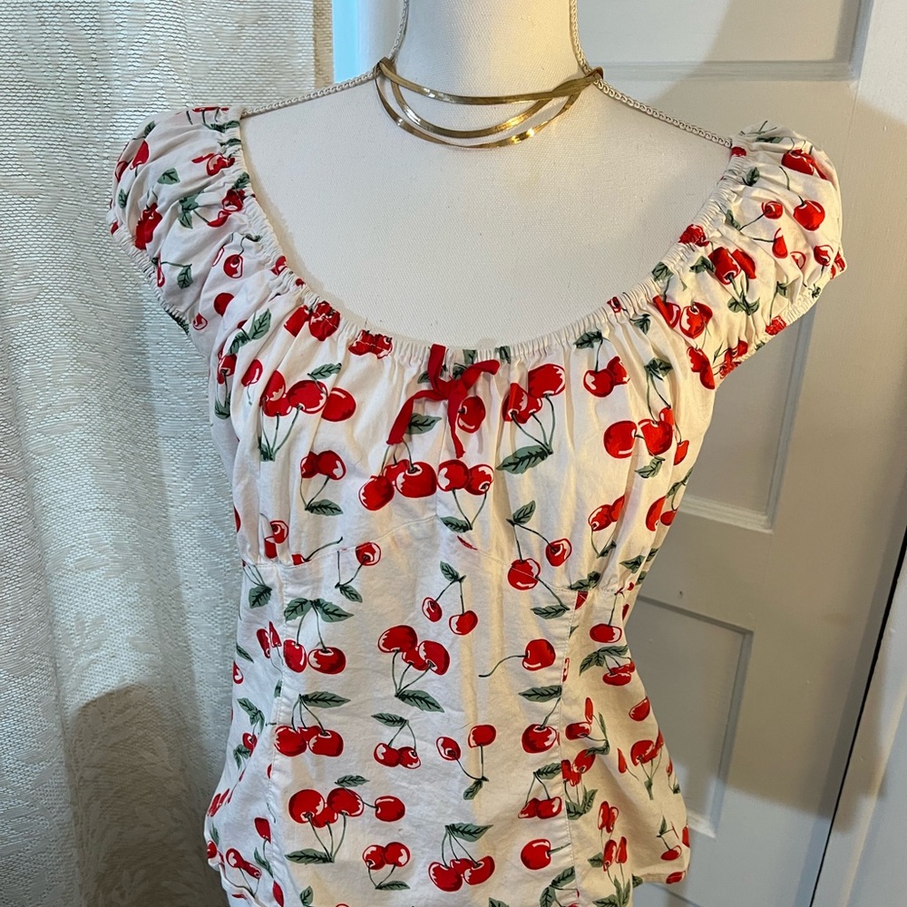 Hell Bunny Cherry Rouched Top